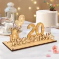 Plaque de table en bois pour 20e anniversaire avec guirlande lumineuse de fête. - 20 ans / Sans Lumière