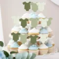 Vue détaillée des pics à gâteaux body de bébé verts, parfaits pour la décoration de fête prénatale. - Pics Grenouillère Verte (Avec Points de Colle & Tiges en Bambou) / Lot de 12