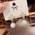 S925 Silber Nadel Perle Blume Ohrringe elegante Zirkon Schmuck Damen Accessoires Alltag - Kleeblatt-Blumenstecker