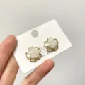 Koreanische minimalistische weiße Blumen Ohrringe 925 Silber Nadel Vintage Design Ohrstecker - Rosenstil