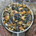 Natural decorative river pebbles and colorful gravel stones for fish tanks and plant pots. - 1 Jin / 0.5kg (0.8-1.6cm) / Stream Sand