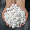 White decorative pebbles stones for aquarium landscaping and potted plant soil surface. - 1 Jin / 0.5kg (1.5-2.5cm) / White Stone