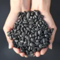 Natural black river rocks for aquarium landscaping, garden decor and potted plant decoration. - 1 Jin / 0.5kg (0.6-1.4cm) / Shining Black