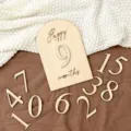 Set di insegne miliario mensili per neonati in legno con numeri per oggetti di scena fotografici. - Stile Happy / 11 Numeri e Punti di Colla