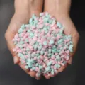 Colorful decorative stones for succulent plants, vibrant pebble granules for garden pots. - 1 Jin Qingyu 0.5-1.2cm