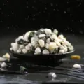 Natural colorful small pebbles for fish tank aquarium and succulent plant pot decoration. - 500g 0.7-1.5cm Moon White