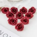 Têtes de Roses Rouges Artificielles 4cm Fleurs en Soie Boîte Cadeau DIY Décoration Murale Mariage - Rouge