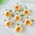 Kunstrosen Teeknospen Blütenköpfe, vintage Seidenblumen für DIY Kränze und Geschenkbox Dekor. - Gelb