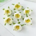Künstliche Rosen Teeblüten für DIY Kränze und Geschenkbox Dekoration, schöne Kunstblumen. - Milchweiß