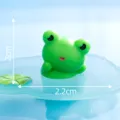 Niedliche grüne Frosch Figur Miniatur Mikro Landschaft Harz Desktop Dekoration 2x2,2cm - Nr. 4 Schiefkopf