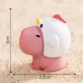Figurine mignonne de capybara rose avec chapeau d'oiseau, mini décoration de bureau. - Capybara avec capuche n° 2