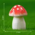 Miniatura de figura de hongo de resina para decoracion de micro paisajes de plantas. - Champiñón rechoncho de cabeza roja n.º 5