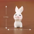 Niedliche Mini Kunstharz Kaninchen Figur Tischdekoration Mikro Landschaft Ornament - Stil 6 - Hase auf Tisch