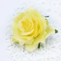 Gelbe künstliche flockige Stoff-Rosenblüte Haarspange DIY Handwerk Hochzeit Korsage Zubehör Detail - Gelb