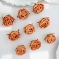 Kunstmatige rozenkoppen met gebrande randen, vintage oranje zijden bloemen voor DIY. - Karamel