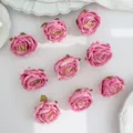 Vintage kunstmatige rozenbloemhoofdjes in roze met brandrand voor DIY huwelijksdecoratie. - Rozerood