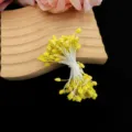 Künstliche Blumen Staubgefäße gelbe Perlblumen Stempel für DIY Handwerk Zubehör - Schaumstoff-Stil / 70 Stück/Packung / Schaumstoff Gelb