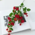 Kunstmatige kleine rozen met lange steel, rode bloemendecoratie voor huwelijk fotografie rekwisieten. - Rood