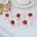 Schöne künstliche Seiden-Gänseblümchen Köpfe für DIY Handwerk, Heimdekoration und Haardesign. - Roséweiß