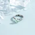 F136 Titan-Piercing-Ring mit 4mm mintgrünem Zirkon-Edelsteinanhänger für Ohr - 8mm / Mintgrün