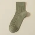 Calzini a costine verde oliva in cotone medio tubo, comodi ed eleganti per primavera estate - Taglia Unica (34-40) / Verde militare