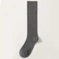 Chaussettes hautes homme gris foncé formelles business, en coton tricoté uni, élégantes. - Gris foncé