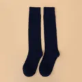 Einfarbige dunkelblaue Kniestrümpfe für Damen, bequeme lange Socken Variante für den Alltag. - 606 (Einheitsgröße 34-39) / Saphirblau