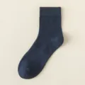 Chaussettes mi-mollet pour hommes en modal bleu marine uni, respirantes et confortables. - M90 (taille unique 39-45) / M90 Bleu foncé