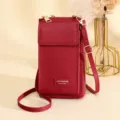 Rode verticale crossbody telefoontas van getextureerd leer met goudkleurige details - Rood