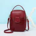 Elegante dunkelrote Mini-Umhängetasche mit Steinmuster und stilvollen goldfarbenen Details - 16*9*20cm / Burgunderrot