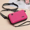 Pinke PC-Hartschale Mini-Koffer Umhängetasche mit Forever Young Web-Schultergurt - Fuchsia