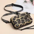 Stylische Mini-Umhängetasche aus PC-Hartschale mit Leopardenmuster und breitem Gurt - Leopardenprint