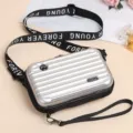 Silberne Mini-Umhängetasche aus PC-Hartschale im Koffer-Stil mit Logo-Schultergurt - Silbergrau
