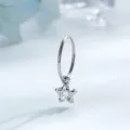 Elegante orecchino a cerchio da 0,8 mm in argento con ciondolo a stella in zirconia. - Diametro interno 8mm / Stella Bianca (Pezzo Singolo)