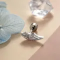 Clou d'oreille unique en alliage de titane en forme d'aile avec micro-incrustation rose. - A1318-2# Côté Gauche Rose (Tige Filetée Extérieure en Acier Inoxydable Pièce Unique)