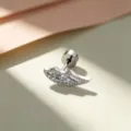 Élégant clou d'oreille cartilage aile en argent avec zircons sertis et tige titane - A1318-3# Côté Gauche Bleu Océan Clair (Tige Filetée Extérieure en Acier Inoxydable Pièce Unique)