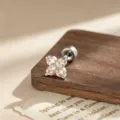 Boucle d'oreille fleur en alliage de titane avec pierres champagne et fermoir à vis - Spirale Externe en Alliage de Titane - Champagne