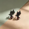 Pendientes góticos de águila negra en acero titanio con piedra roja para oreja - A1186-Negro Rojo Águila (Tornillo Externo de Aleación de Titanio)