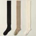 Verstärkte, überknielange Thermosocken in Schwarz, Khaki und Beige für warme Wintertage. - Einheitsgröße (34-39) / Schwarz + Khaki + Milchweiß