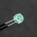 Elegante 6mm Ferris wheel geslepen oorsteker met tweekleurige verloop edelsteen in titanium - Roestvrij Stalen Externe Spiraal Kraakbeen Piercing (A1150) / Geelgroen