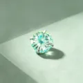 6 mm titanium oorknopje met een uniek reuzenradslijpsel en groen-geel kleurverloop - Titaniumlegering Externe Spiraal Kraakbeen Piercing (A1150) / Geelgroen