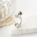 Élégante boucle d'oreille en titane argenté en forme de C avec zircons en étoile - Style Blanc (A-848-4# Acier Inoxydable Spirale Externe)