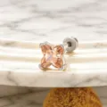 Clou d'oreille en zircone champagne taille lys 6mm avec vis en alliage de titane arrière - Style Champagne (A-211) / Spirale Externe en Alliage de Titane