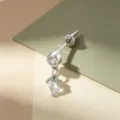 Silberner Piercing-Stecker mit Herzanhänger und klarem Zirkon für die Ohrmuschel. - Herz (A682-1) / Titanlegierung Schraube / Weiß