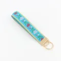 Schlüsselanhänger-Armband mit Blumenmuster in Hellblau und Gold - Blau Rosa Rose Floral (N)