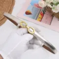 Elegante cintura sottile in pelle argento da donna con fibbia dorata retrò e stile. - Oro Lucido