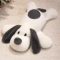 Nahaufnahme eines weichen Plüschhundes mit langen Ohren auf beigem Teppich - Weiß / 60CM