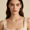 Elegante goldfarbene Y-Halskette mit dezentem Kreuzanhänger für stilbewusste Frauen Mode. - Y-Form Kreuz Perlenkette Stil (x895) / Gold