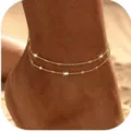 Modisches zweilagiges Gold-Fußkettchen mit geometrischen Scheibenanhängern am Strand - Stil 3