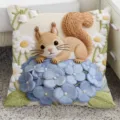 Cuscino quadrato ricamato scoiattolo carino, cuscino floreale 3D per divano salotto decorazione. - Scoiattolo Ortensia